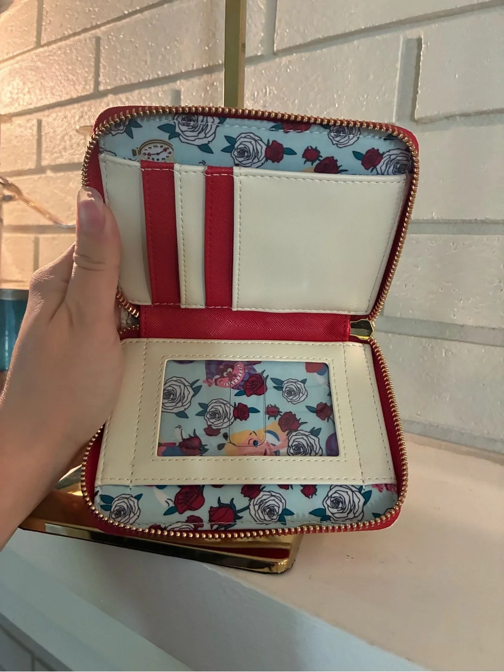 Disney x Loungefly Hard Tag Alice In Wonderland